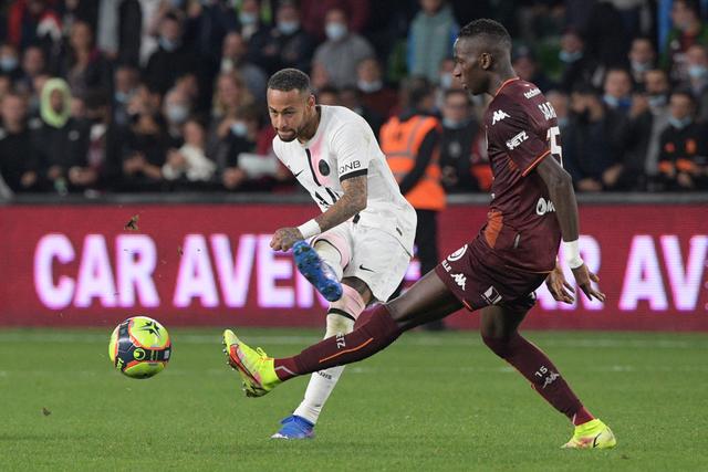 三巨头合砍85分字母哥空砍34+10 太阳力克雄鹿